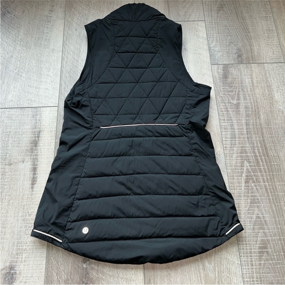 Lululemon Fluffed Up Vest in Black Size 6 - Picture 4 of 6